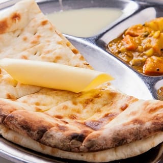 CHEESE NAAN